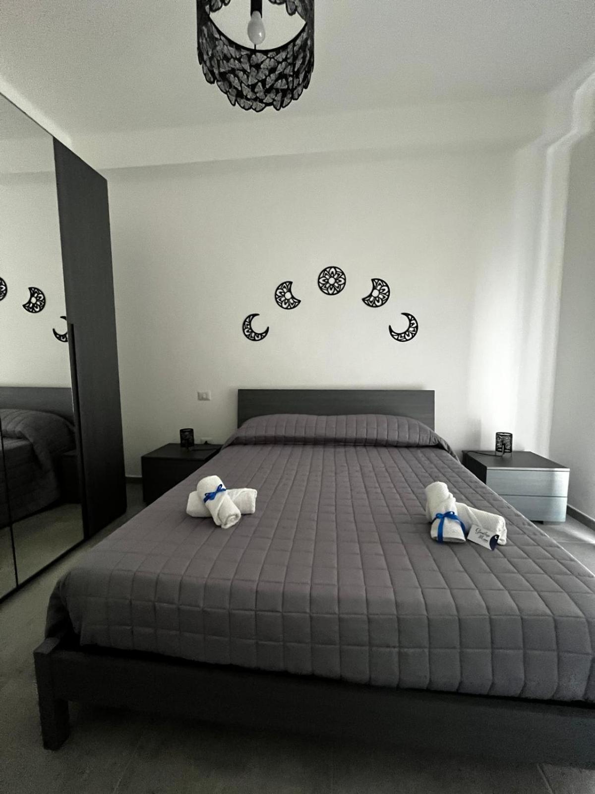 Goodbye Moon Apartment Brindisi Eksteriør bilde